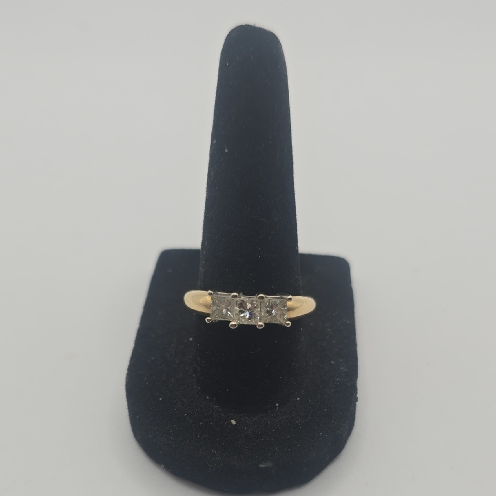 8.5 14k Gold Band and 14k White Gold Prongs 3 4mm .25 Carat Diamond Ring
